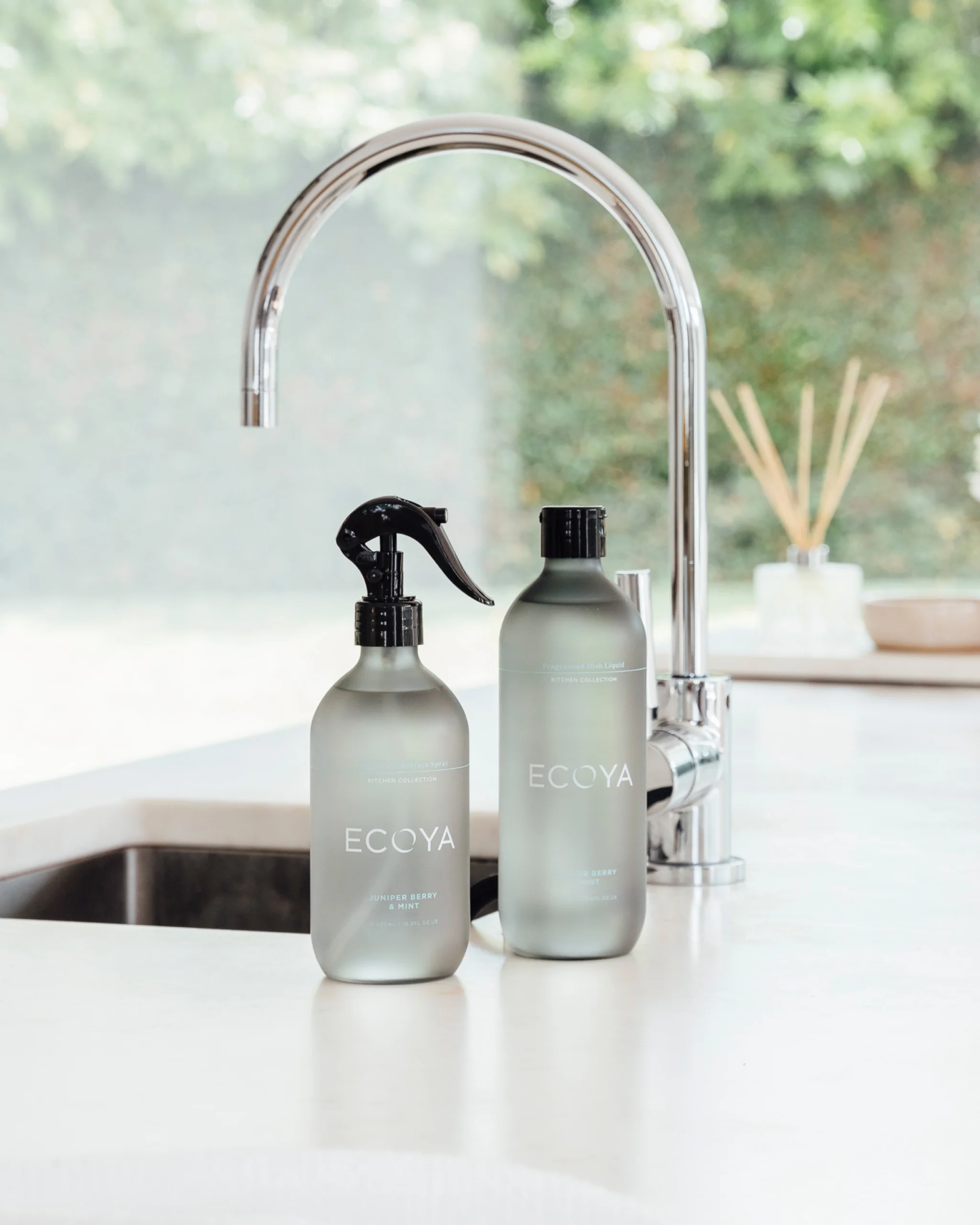 Juniper Berry & Mint Fragranced Dish Liquid - Image 3