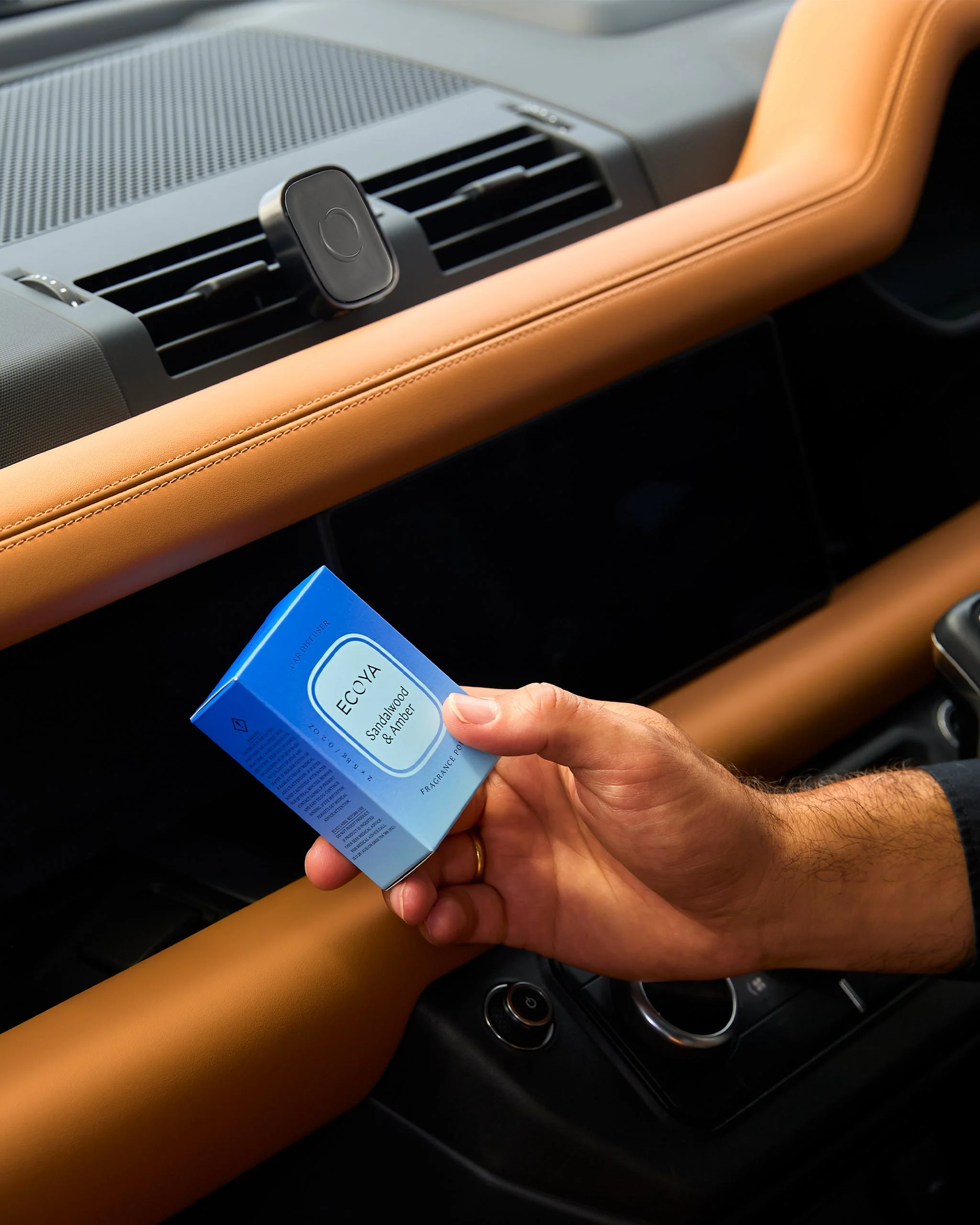 Sandalwood & Amber Car Diffuser Fragrance Pods - Image 4