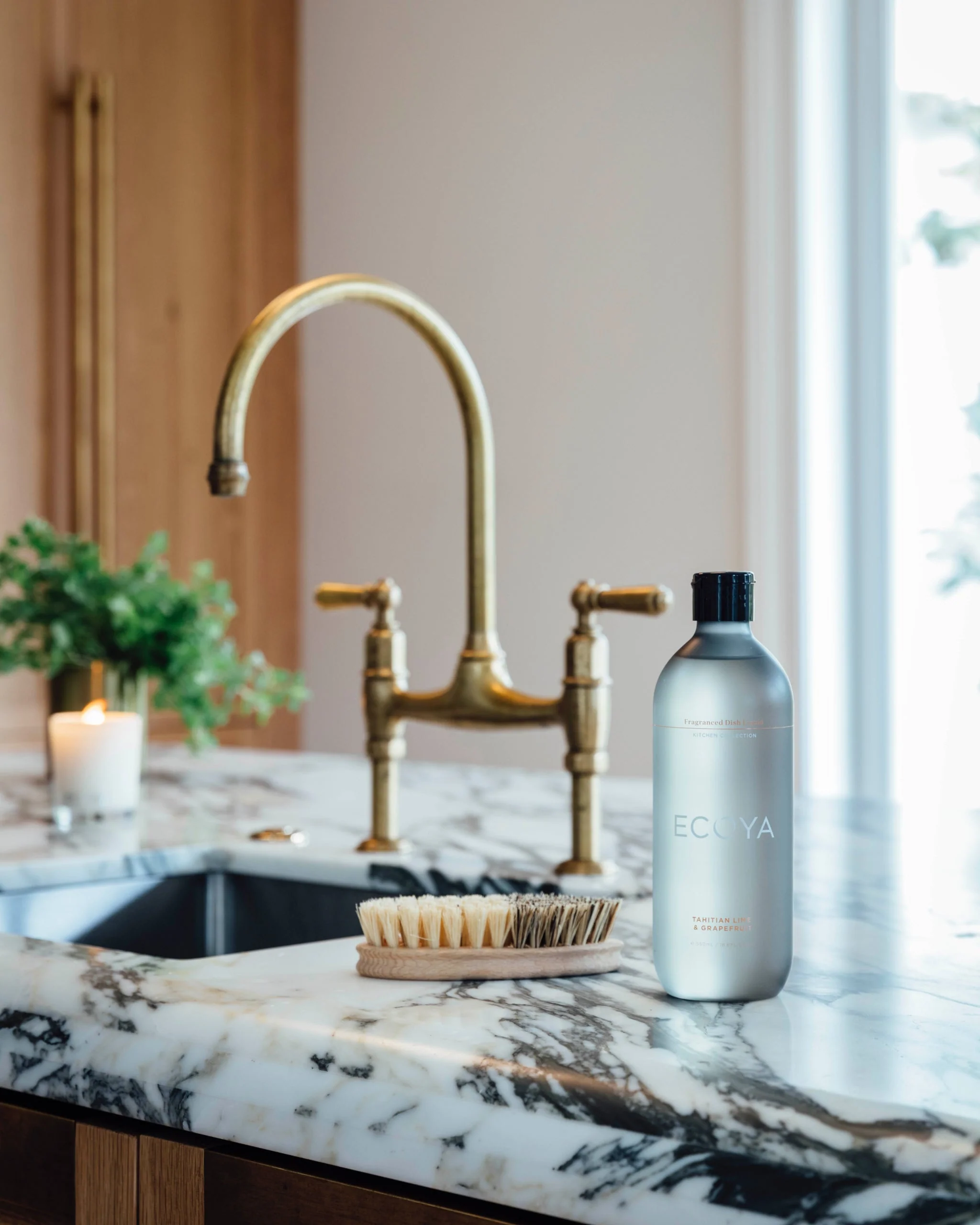 Tahitian Lime & Grapefruit Fragranced Dish Liquid - Image 3