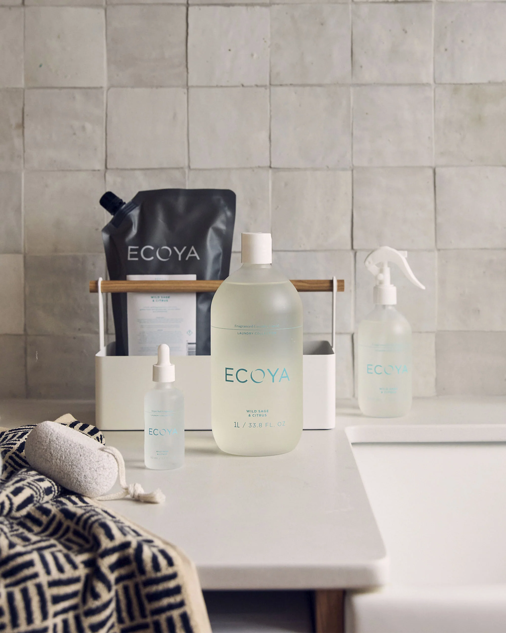 Wild Sage & Citrus Fragranced Laundry Liquid - Image 3